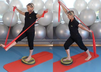 Theraband-Training auf der MFT Fit Disc