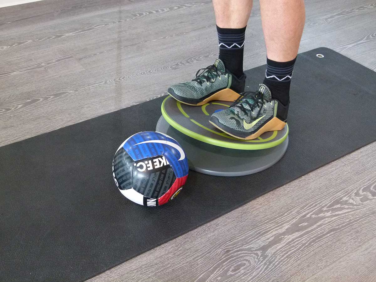 MFT Übungen 516-519 Stabilisieren beidbeinig mit Ball