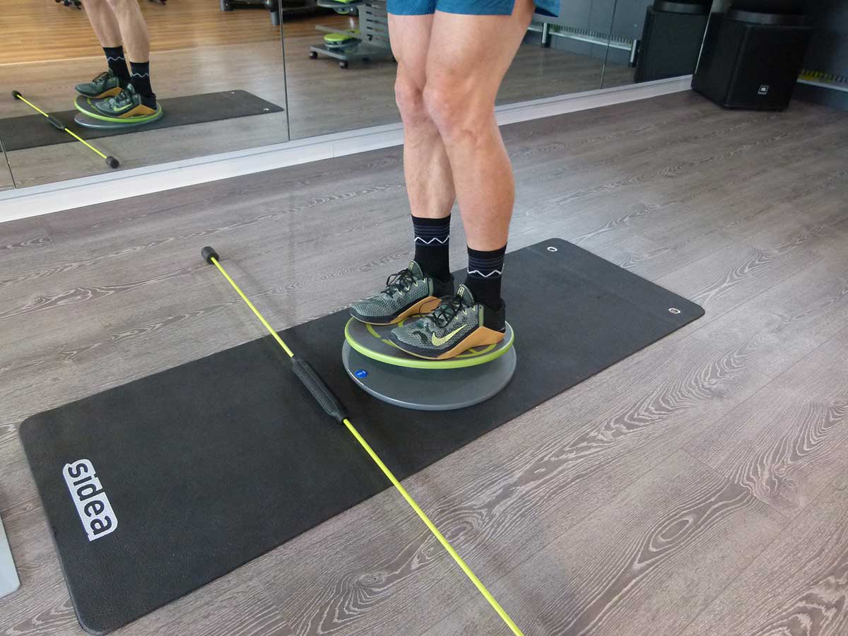 mft-challenge-disc-uebung-521-522-523 MFT Übungen 521-523 Stabilisieren beidbeinig mit Flexi-Bar Swing