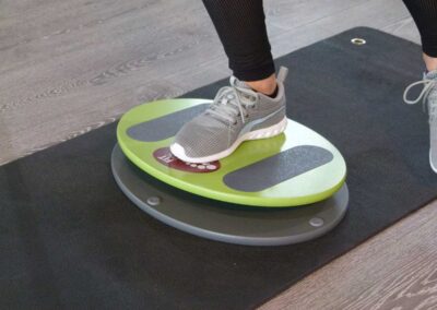 Perfekt Balancefit – Beinachsenstabilität – Fit Disc Übungen im Einbeinstand