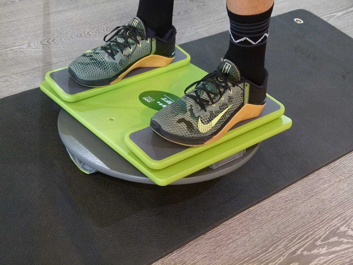 mft-sport-disc-uebung-412 MFT Übung 412 Beidbeinige Kniebeuge Front Wipp