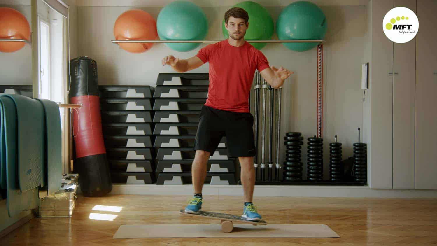 MFT Indoor Board Übung 701: Gleichgewicht halten
