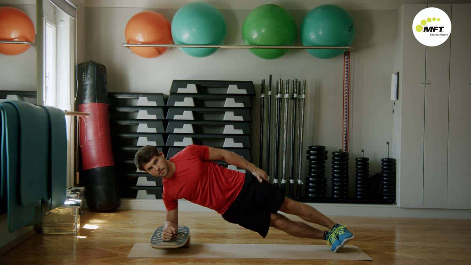 MFT Indoor Board Übung 712: Sideplank
