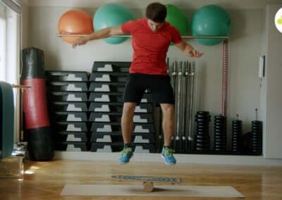 715 Knee jumps