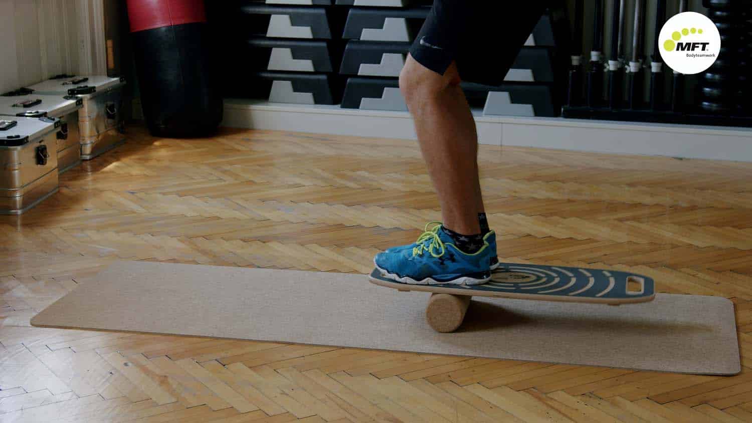 719-knie-dip MFT Indoor Board Übung 719: Knie Dip